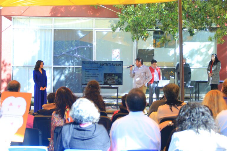 Clausura la UATx el taller «Universidad para/con personas mayores»