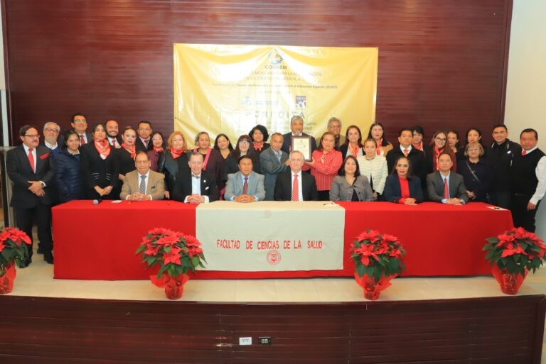 Licenciatura en Médico Cirujano UATx obtiene segunda Reacreditación