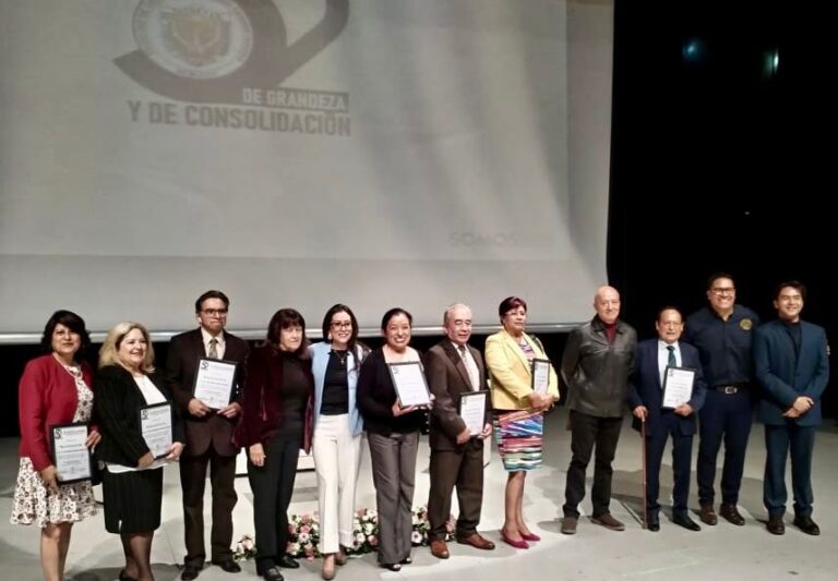 Conmemora Ciencias Económico Administrativas UATx 52 años de vanguardia educativa