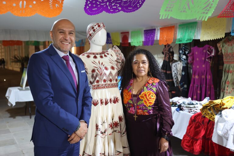 Artesanos de Oaxaca, Participan en la Feria de Fomento al Trabajo Oaxaqueño