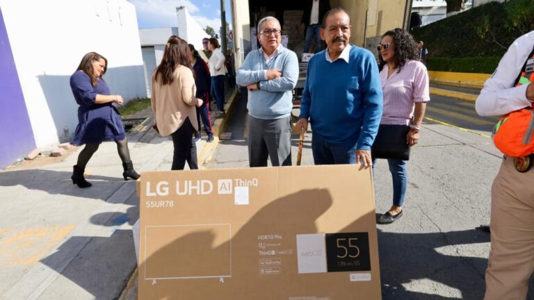 Gobierno Estatal Cumple con Prestaciones de Fin de Año a Trabajadores de la Educación