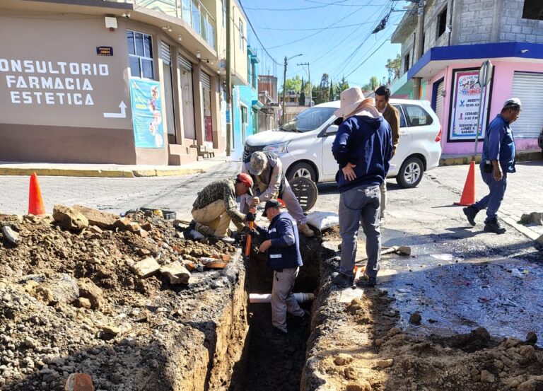 Continúa CAPAM con trabajos de reparación, mantenimiento e instalación de redes hidráulicas del municipio