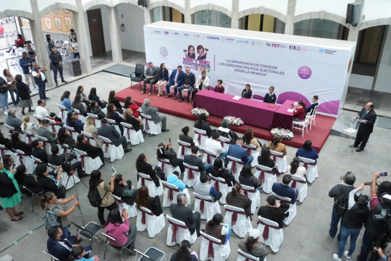 Reconocen en el Congreso a «Niña y Niño Magistrado Electoral»