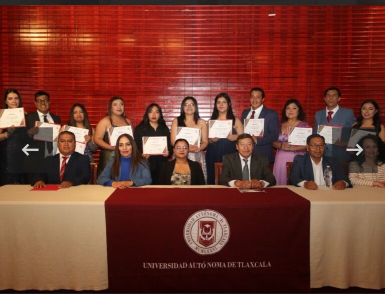 Concluyen su formación nuevos licenciados en Enseñanza de Lenguas