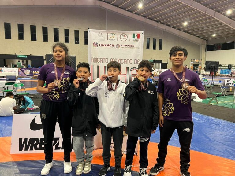 Logra Selección Tlaxcalteca de Luchas Asociadas 13 Medallas en Torneo