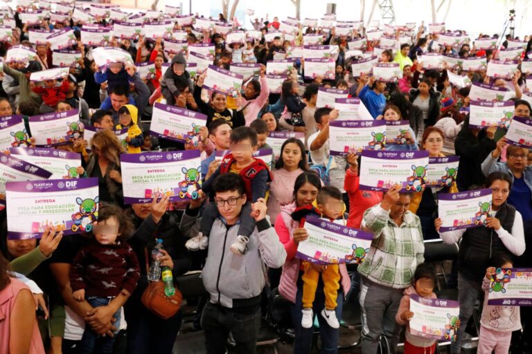 Cumple Sedif con la primera infancia: entrega becas