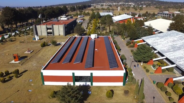 Invierte UTT más de 4 mdp en sistema fotovoltaico y conservación de su infraestructura