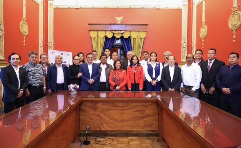 Gobernadora Reconoce Labor Social de Empresas de Transporte de Pasajeros