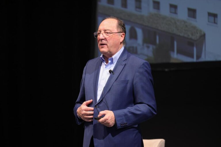 Imparte Empresario Español Conferencia Magistral en Tlaxcala Sobre la Sostenibilidad, Medio Ambiente y Naturaleza