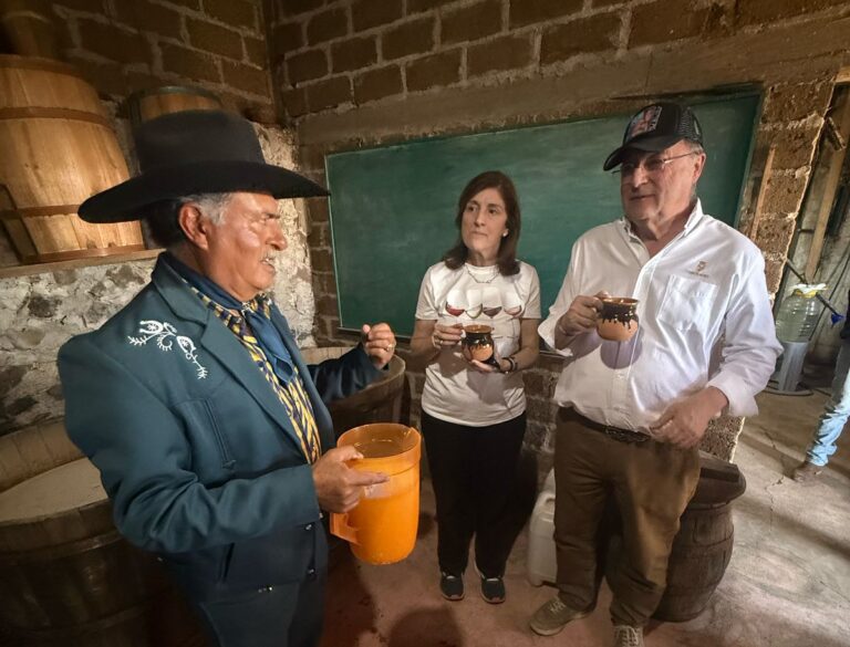 Carlos Moro, Figura Destacada en la Producción De Vino, Explora el Pulque de Altzayanca y la Magia De Huamantla
