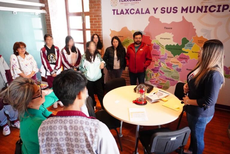 Apoya DAM a estudiantes de la Tecnica 01 a obtener visa de intercambio académico