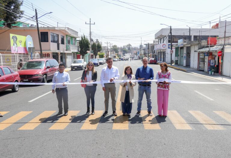 Entregan alcalde Alfonso Sánchez y gobernadora Lorena Cuéllar pavimentación en Loma Bonita y el Sabinal