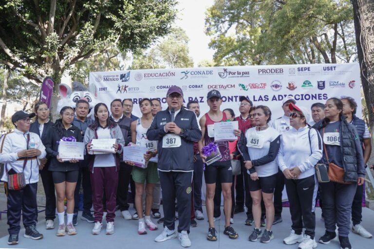 Participan Cerca de 2 Mil Personas en Carrera por la Paz y Contra las Adicciones