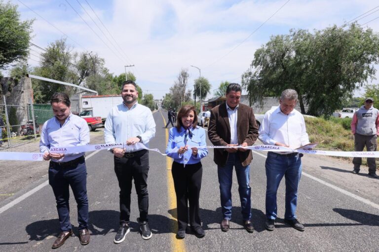 Entrega Gobernadora Rehabilitación de Vialidad en Natívitas