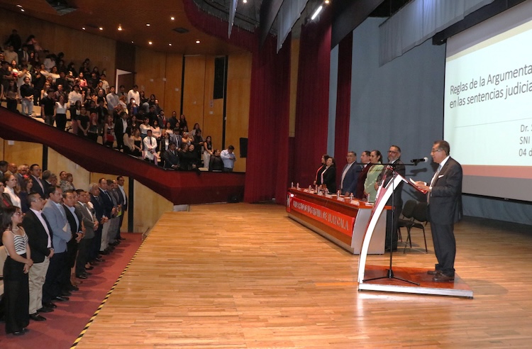 Analizan expertos reformas constitucionales que están transformando al Estado Mexicano, en la UATx