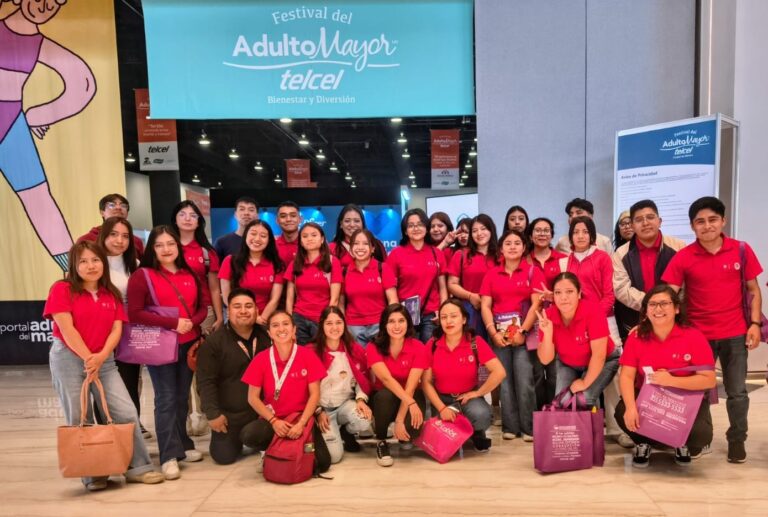 Estudiantes de Gerontología Social UATx refuerzan conocimiento y práctica en Festival del Adulto Mayor