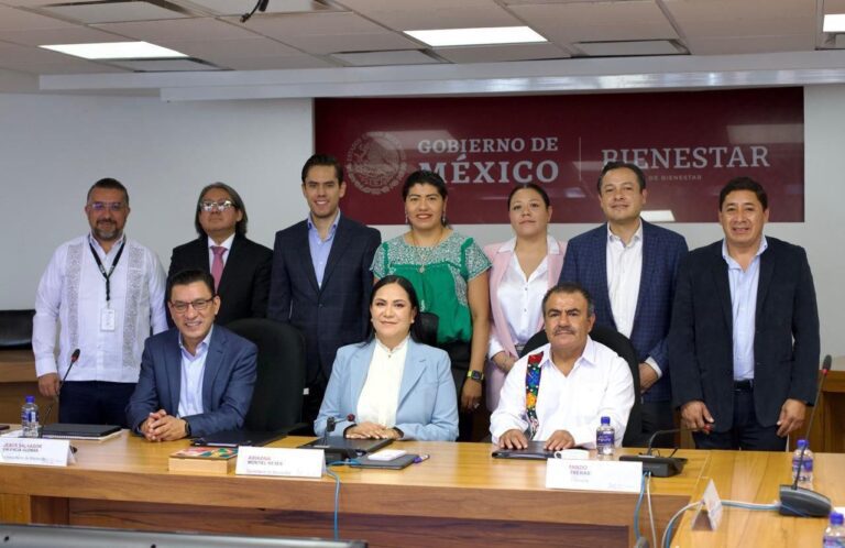 Secretaría de Bienestar y el INEA firman convenio de colaboración para la alfabetización de Adultos Mayores y Personas con Discapacidad