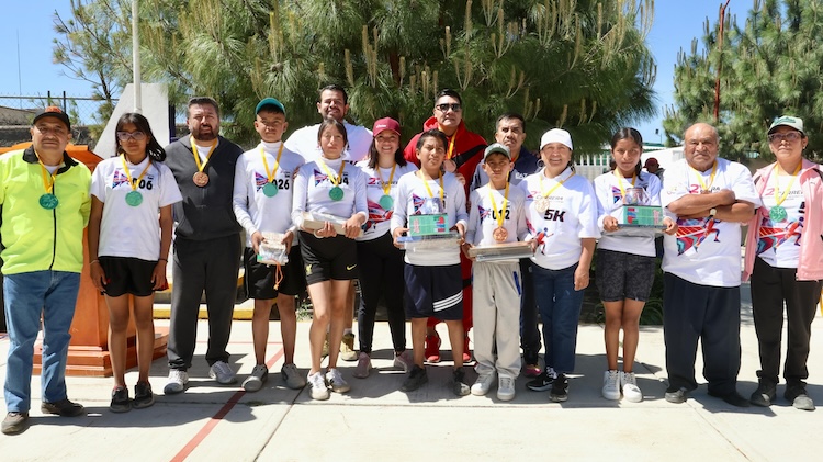 Participó subsecretaria de educación básica de la sep en la carrera encabezada por alumnos en Zitlaltepec