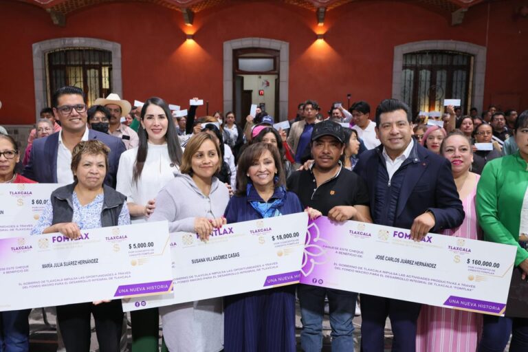 Entrega Gobernadora Cheques a 103 Unidades Productivas a Través del Fomtlax