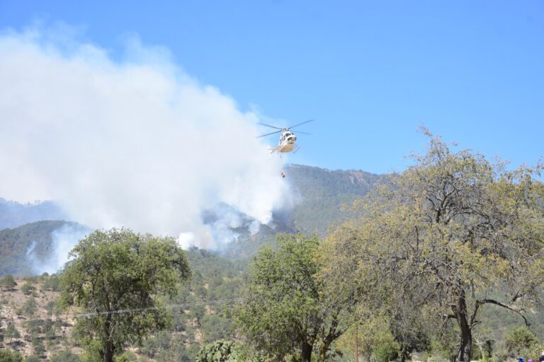 Unen Esfuerzos Brigadistas, Voluntarios y Militares Para Atender Incendio en el Municipio de Atltzayanca