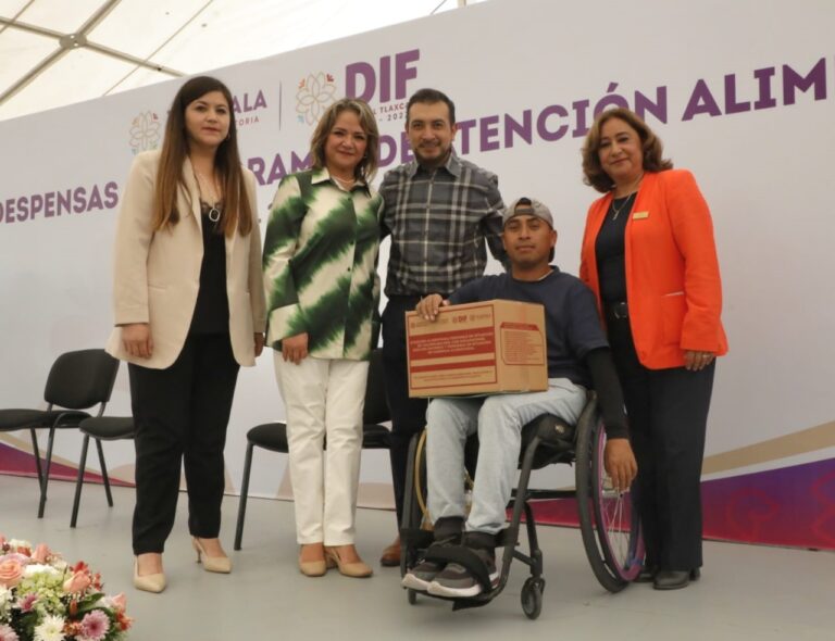 Entrega Sedif Despensas de Programas de Atención Alimentaria en Huamantla