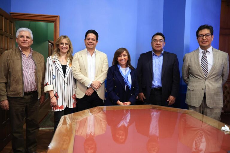 Gobernadora de Tlaxcala Recibe a la Nueva Mesa Directiva del Consejo de Notarios