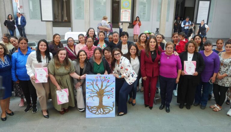Con «Amor y Fuerza», Reyna Flor Báez Lozano rinde homenaje a madres de hijas e hijos con discapacidad