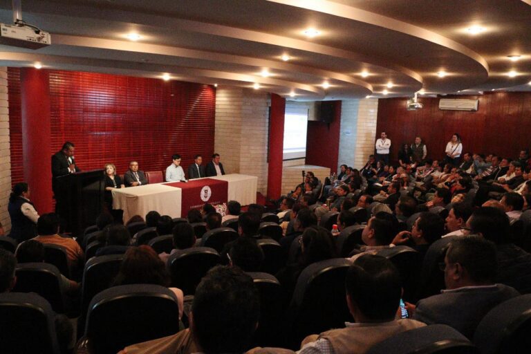 Universidad de Texas imparte conferencias a docentes de CECyTE-EMSaD