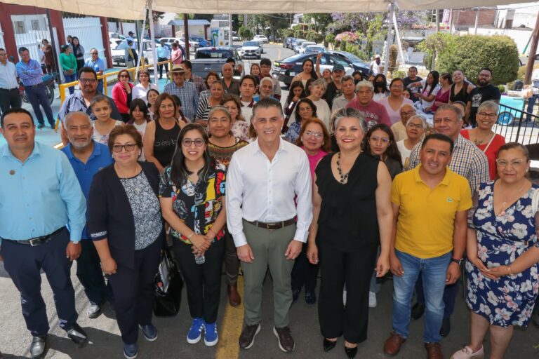 Cumple Alfonso Sánchez compromiso con La Joya y entrega la calle Esmeralda
