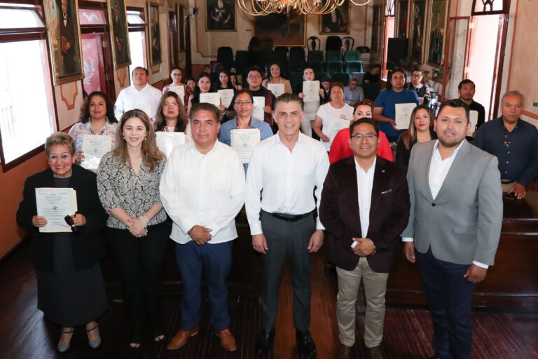 Impulsa Alfonso Sánchez García la profesionalización del servicio público en Tlaxcala Capital