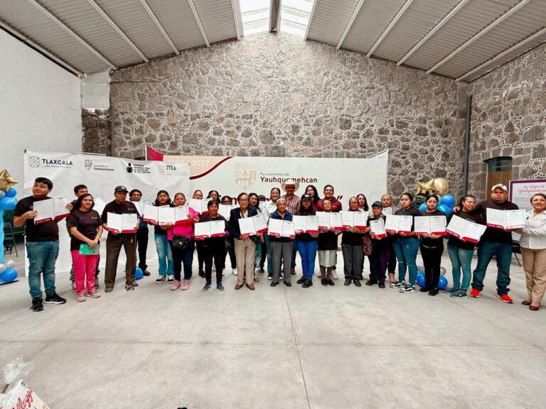 El ITEA y el Ayuntamiento de Yauhquemehcan Entregan Certificados y Reconocen Esfuerzo Educativo de la Población