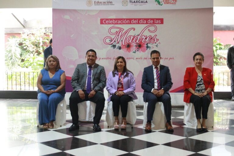 Reconoce CECyTE-EMSaD a Madres Trabajadoras