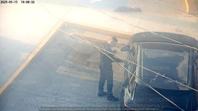 Localizan masculino sin signos vitales en estacionamiento de tienda de conveniencia en Santa Cruz Quilehtla