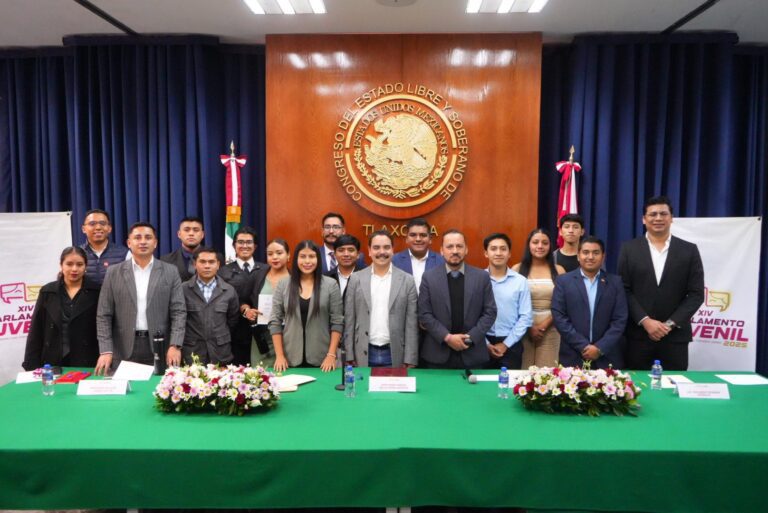 Arrancan Convenciones Distritales del Parlamento Juvenil 2025