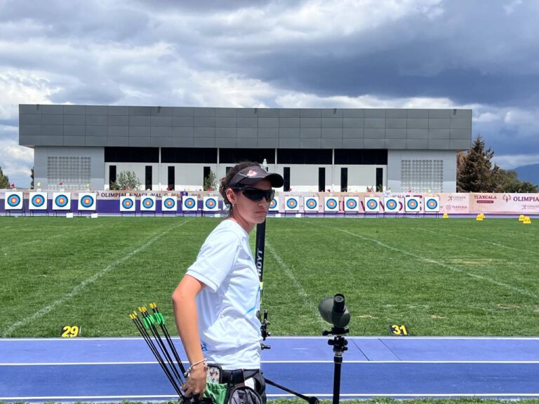 Familia de Campeona de Tiro con Arco Llega a Tlaxcala