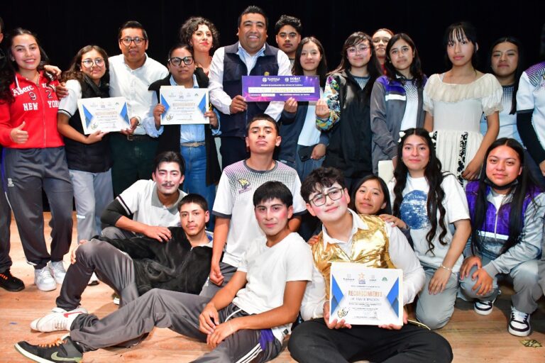 Talento Escénico Estudiantil Brilla en Concurso de Teatro Estatal del Cobat 2025