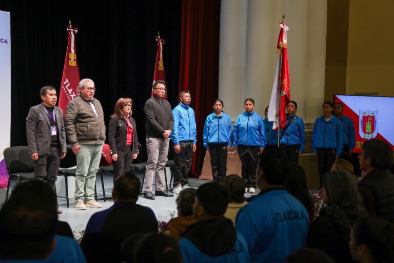 Abandera Gobernadora Delegación Tlaxcalteca de Juegos Deportivos Nacionales Escolares 2025