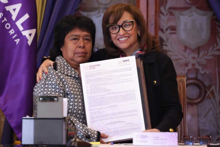 Encabeza Gobernadora la Quinta Entrega de Resoluciones de Actas de Nacimiento a Adultos Mayores