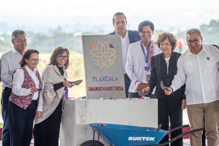 Colocan Primera Piedra de Universidad Nacional “Rosario Castellanos” en Teolocholco