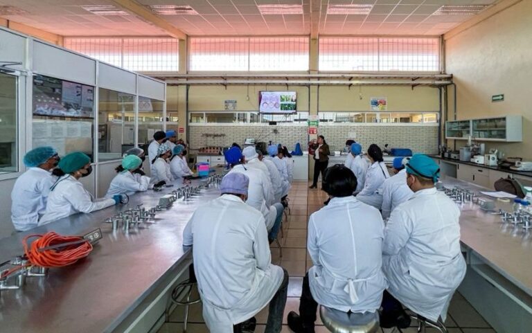 UPTx fortalece formación científica de universitarios con semana de biotecnología 2025