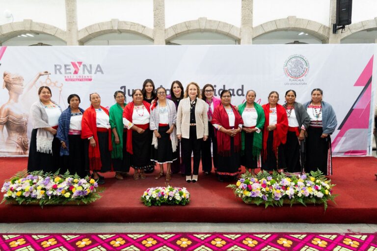 Yasmín Esquivel Mossa visita Tlaxcala; la recibe en el Congreso Reyna Báez Lozano