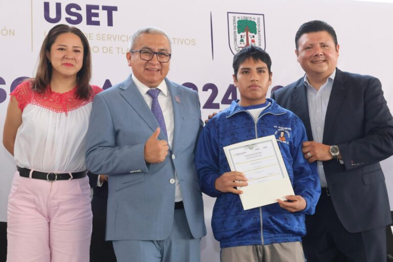 Autoridades educativas clausuran ciclo escolar 2024–2025 con llamado a consolidar una educación humanista y transformadora