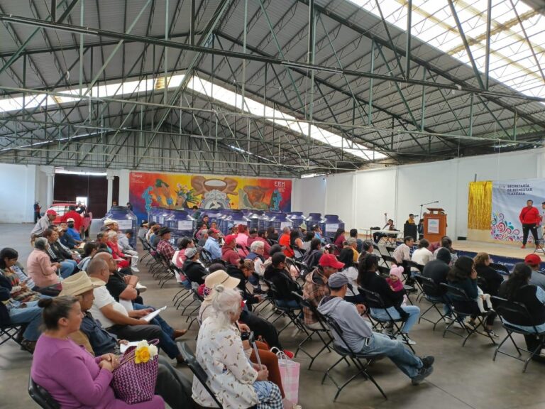 Suma Secretaría de Bienestar 297 tinacos entregados a familias vulnerables en cuatro municipios