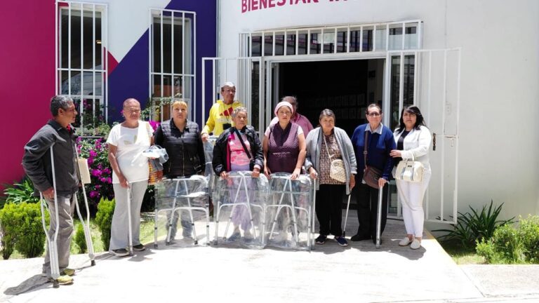 Continúa Secretaría de Bienestar Tlaxcala con entrega de ayudas funcionales a personas en situación de vulnerabilidad