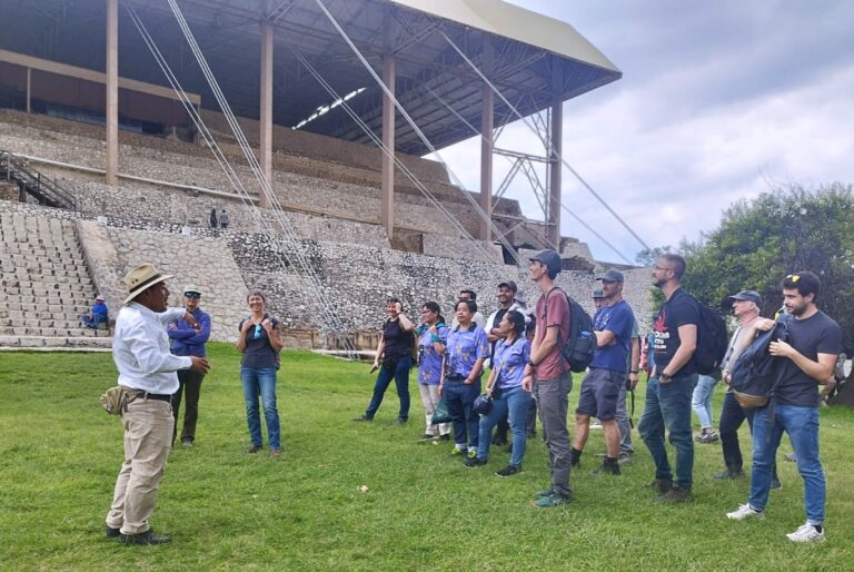 Con nuevas vertientes para su estudio, concluyó en la UATx el Simposio Internacional de Luciérnagas 2025