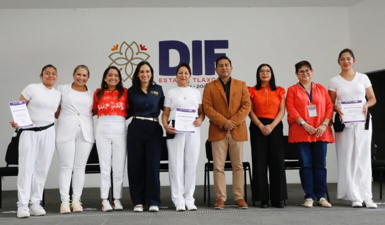 Clausura Sedif talleres de capacitación en beneficio de personas con discapacidad y adultos mayores