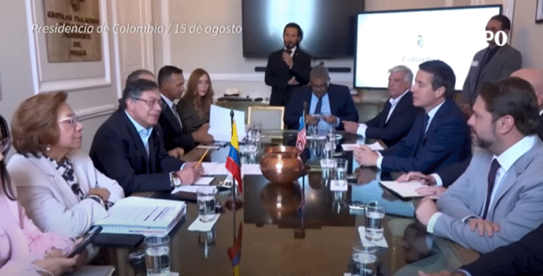 Petro se Pone Nervioso; Denuncia Invasión a Colombia