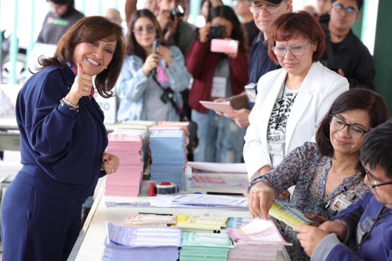 VOTA GOBERNADORA Y LLAMA A CIUDADANOS A PARTICIPAR EN EL PROCESO PARA ELEGIR AL PODER JUDICIAL