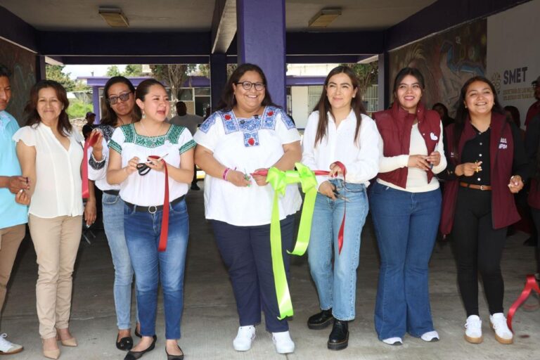 CITLALLI HERNÁNDEZ INAUGURA CENTRO LIBRE PARA LAS MUJERES EN SAN PABLO DEL MONTE