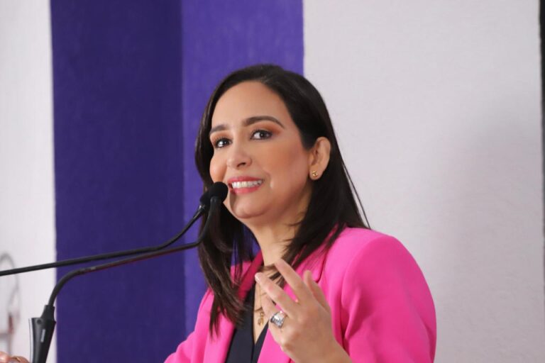 REGALA DE CORAZÓN: CAMPAÑA DEL SEDIF PARA LLEVAR ABRIGO Y JUGUETES A LA NIÑEZ TLAXCALTECA